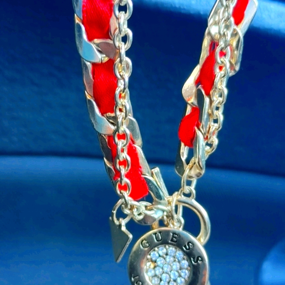 7.5" GUESS charm, ribbon, chain bracelet